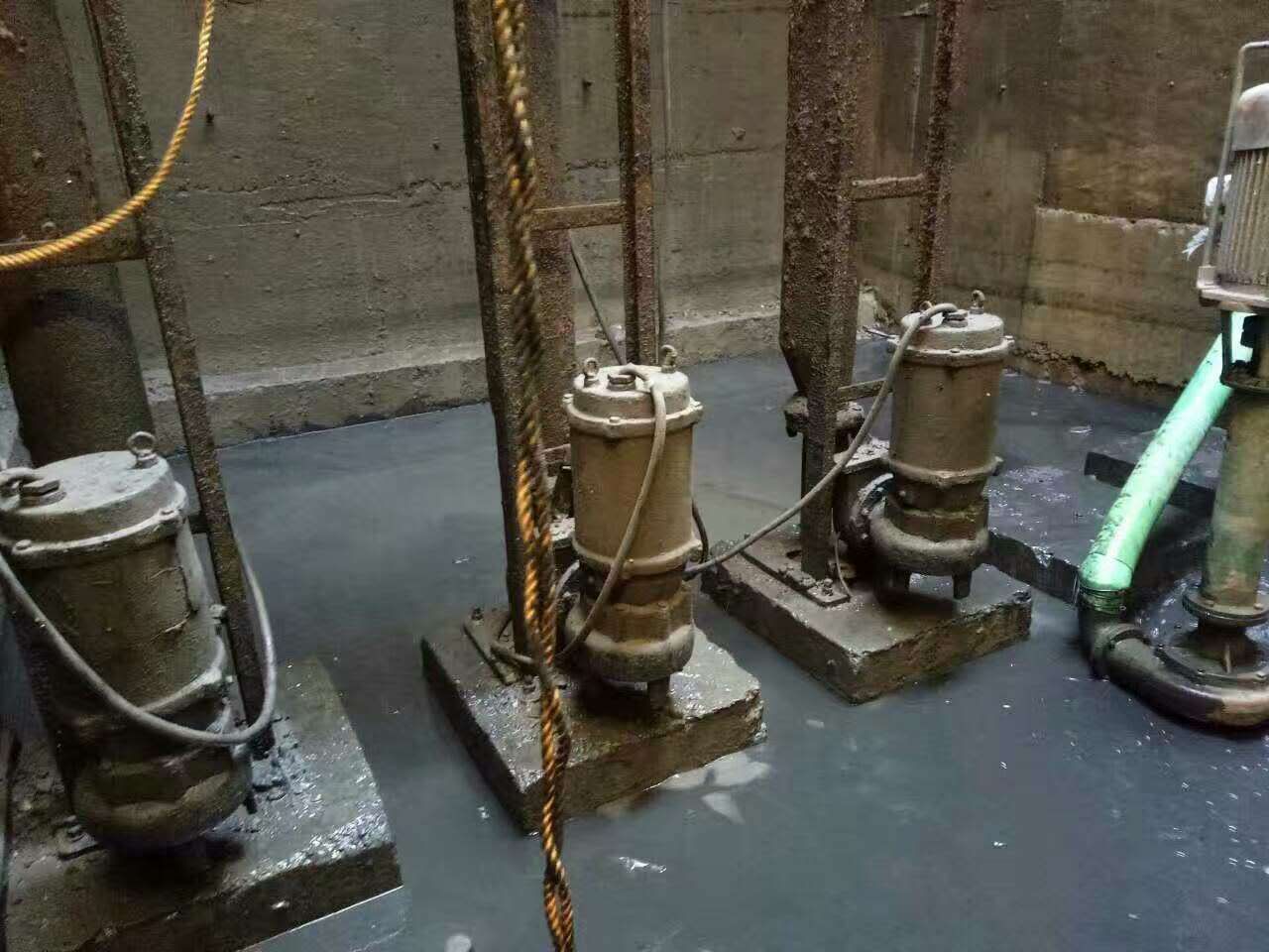 科尔沁左翼中污水池清理