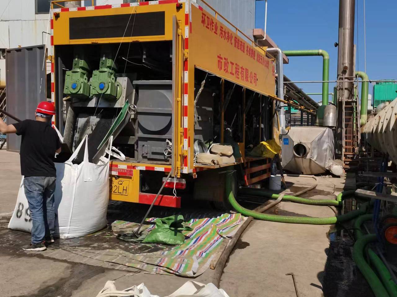 科尔沁左翼中淤泥压干处理